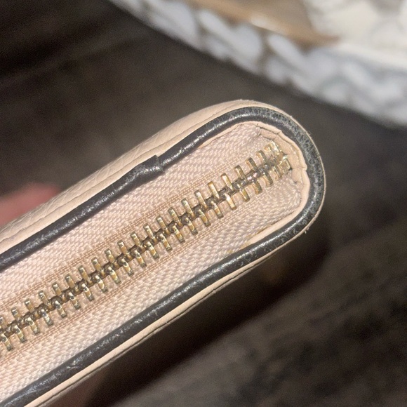 Kate Spade Chester Street Neda/warm beige and black pebbled leather. - Picture 8 of 10